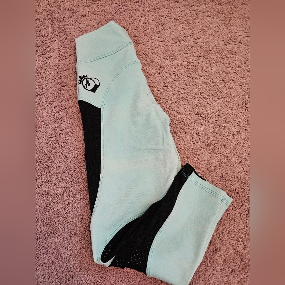 Booty Queen Apparel Leggings Crop Knee